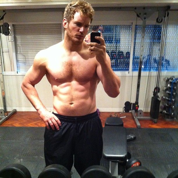 Chris-Pratt-Ripped-Topless-Peter-Quill-Star-Lord-Guardians-of-the-Galaxy (1)