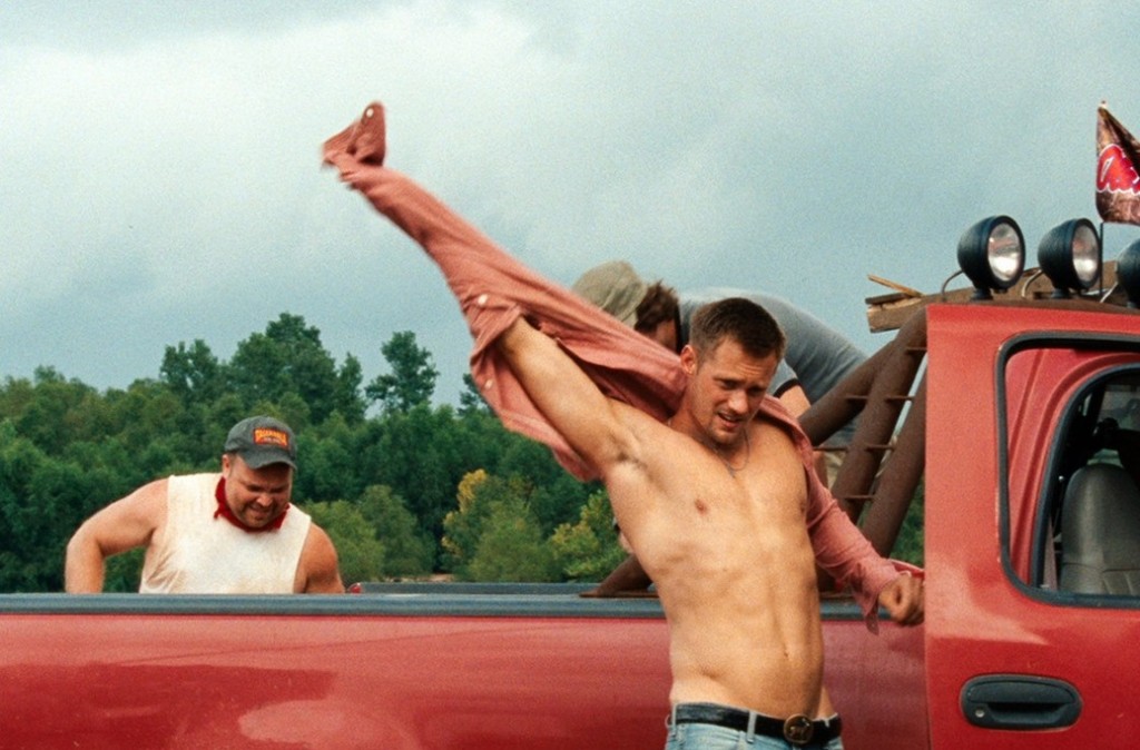 alexander-skarsgard-shirtless-in-straw-dogs-stills-01