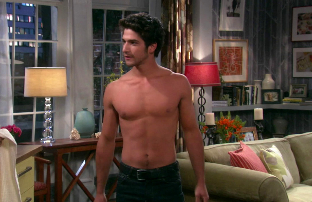 Tyler Posey in The Exes Episode 3.09
