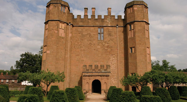 IN A CASTLE Kenilworth-Castle