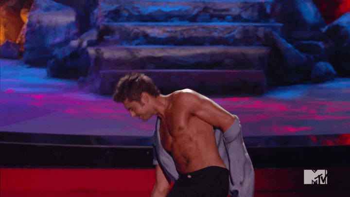 Zac-Efron-gif-2