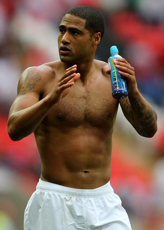 glen-johnson-shirtless-eurocup-2012