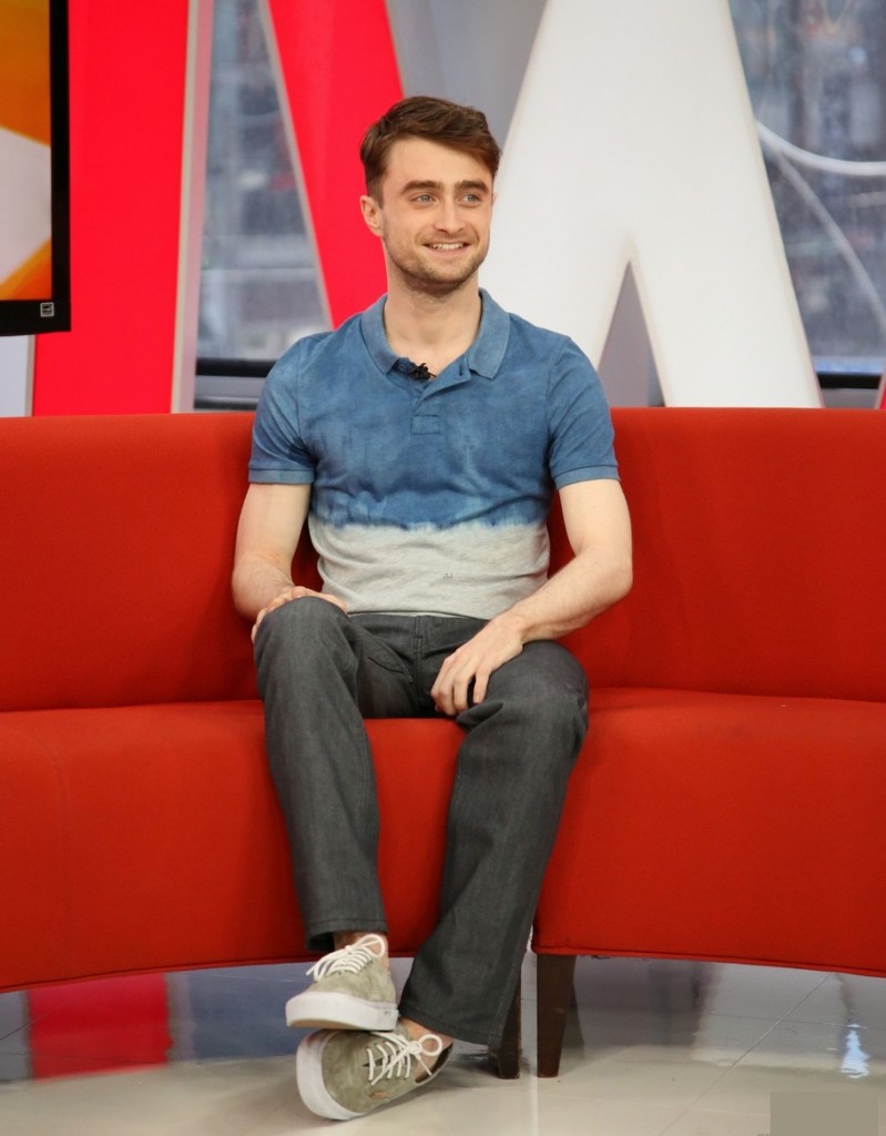 daniel-radcliffe-was-friends-first-before-getting-into-relationship-05