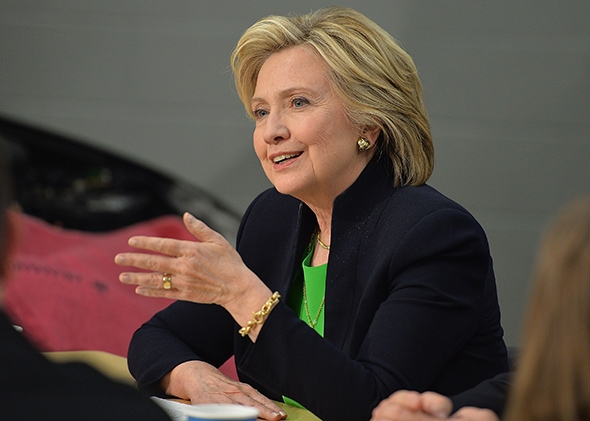 150414_POL_ClintonIowa.jpg.CROP.promo-mediumlarge