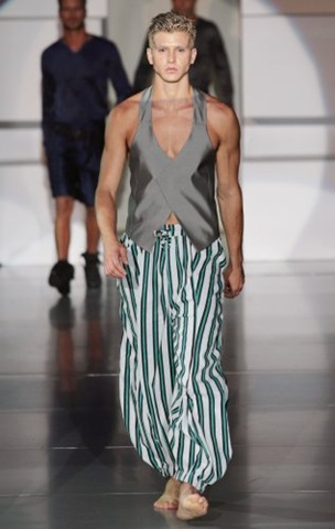 milan-fashion-week-09-emporio-armani-002-nc