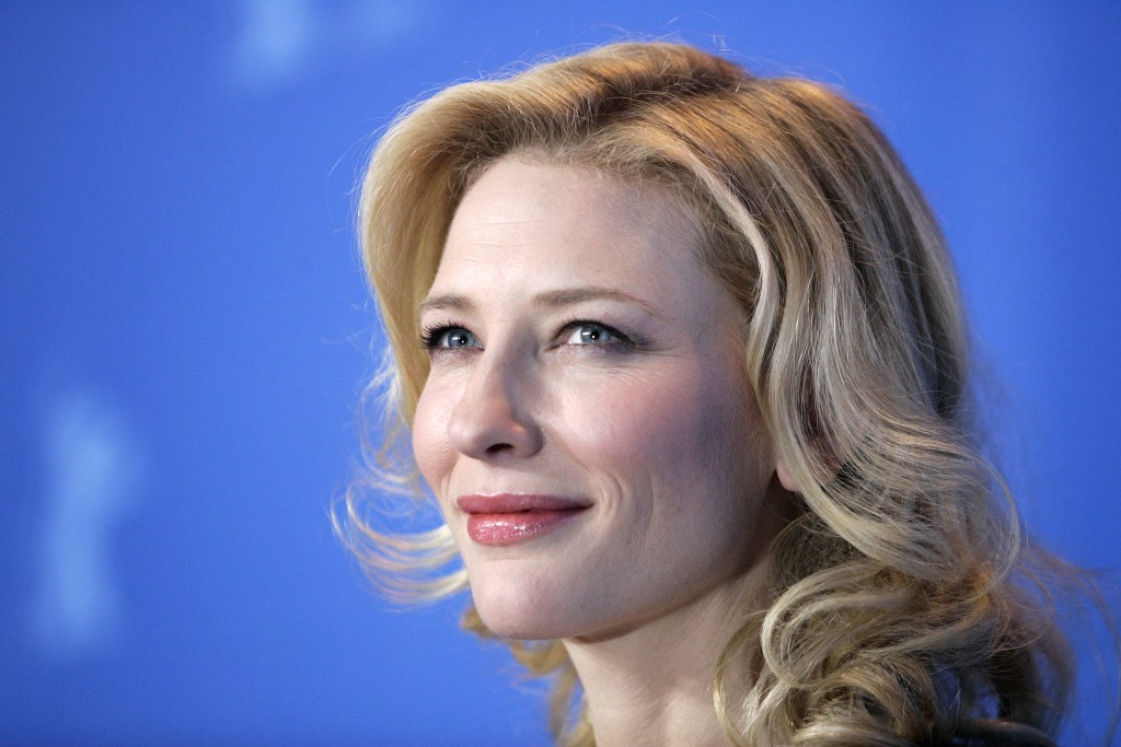 Australian actress Cate Blanchett poses during a photocall for their film "Notes on a Scandal", at the 57th Berlinale International Film Festival in Berlin 12 February 2007. The movie is screened out of competition during the International film festival scheduled from 08 to 18 February 2007.     AFP PHOTO DDP/MARCUS BRANDT    GERMANY OUT    GERMANY-FILM-BERLINALE-NOTES ON A SCANDAL