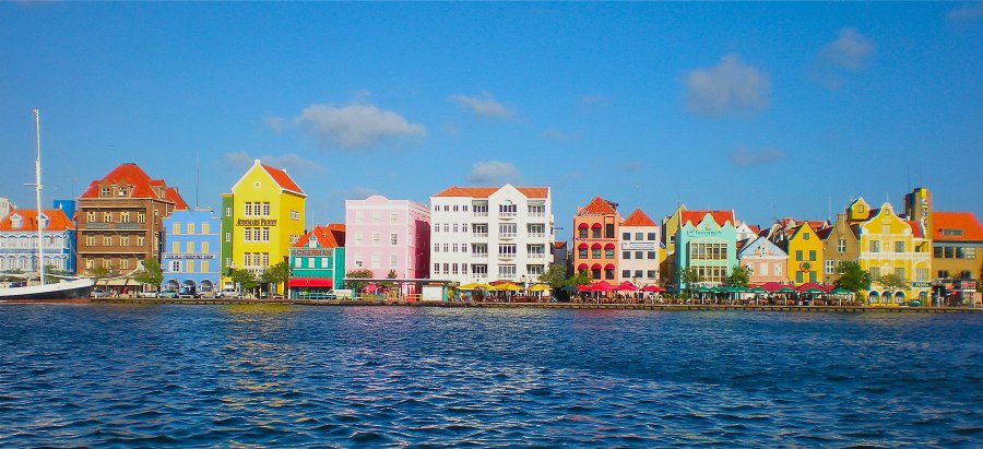 curacao-waterfront3