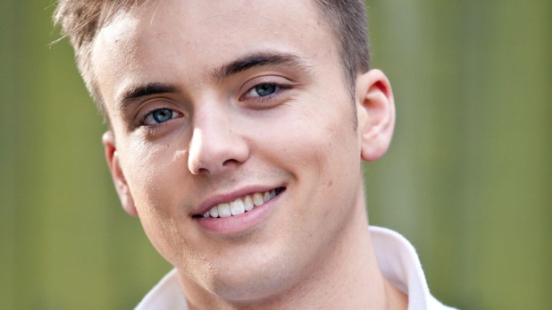 soaps-hollyoaks-parry-glasspool-harry-thompson-1