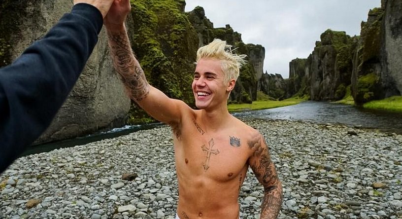 Justin Bieber 'super violated' by naked paparazzi photos - Attitude