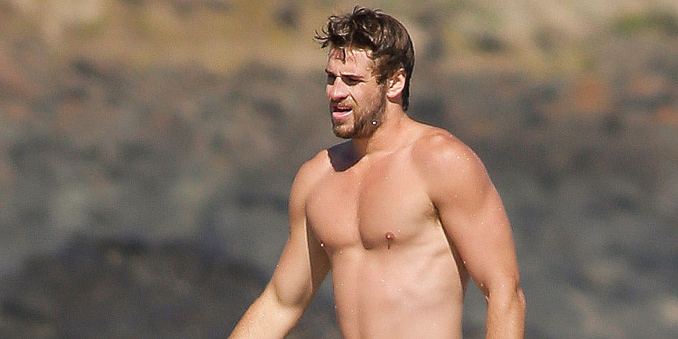 Shirtless-Liam-Hemsworth-Pictures-Australia