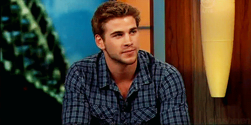 liam-hemsworth-hot-gifs-lips