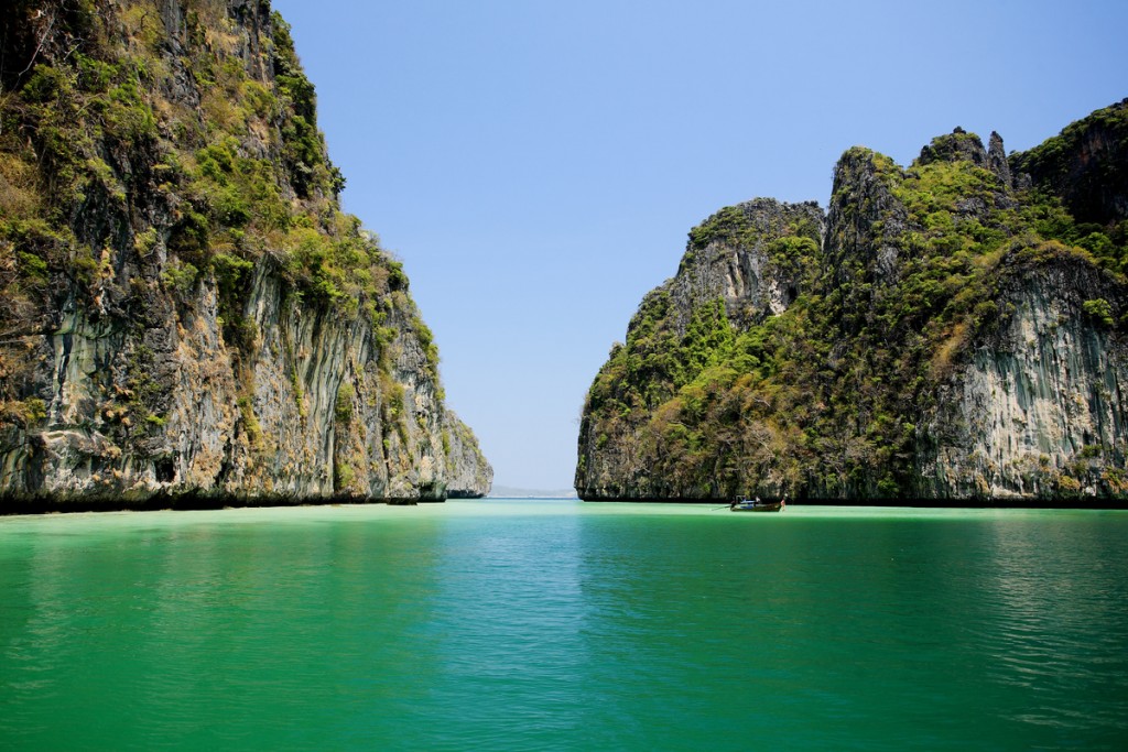 For relaxing Luxury Kho Phi Phi Beach Break