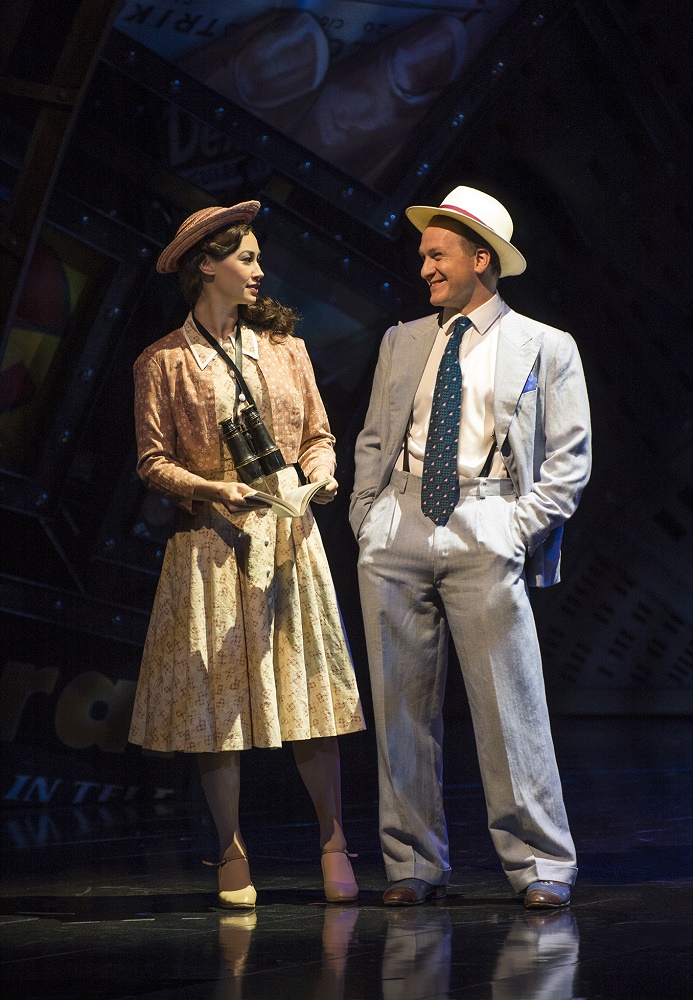 Siubhan Harrison (Sarah Brown) and Jamie Parker (Sky Masterson) in Guys and Dolls - photo by Paul Coltas