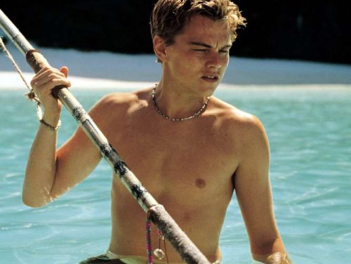 leonardo_dicaprio_the_beach_shirtless_dQYYzJgD-500-376