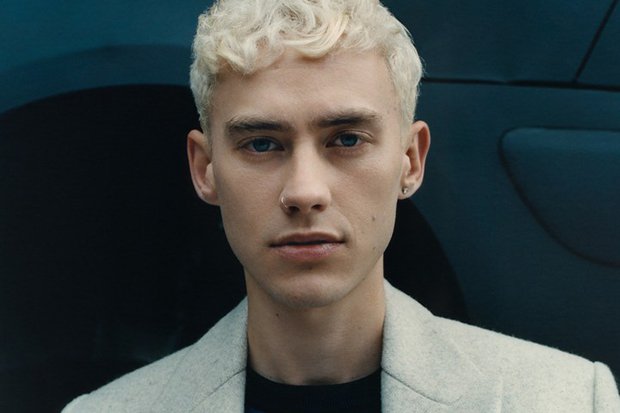 olly-alexander-gq-5