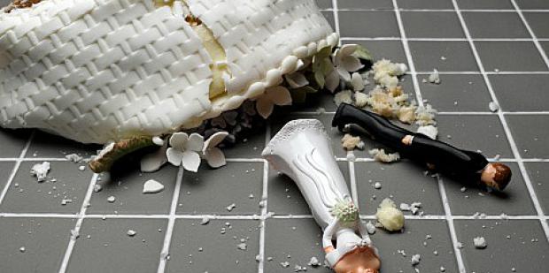 smashed-wedding-cake