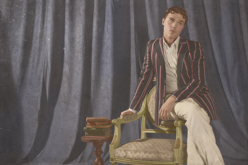 AMERICAN HORROR STORY: FREAK SHOW -- Pictured: Finn Wittrock as Dandy Mott. CR: Michael Becker/FX