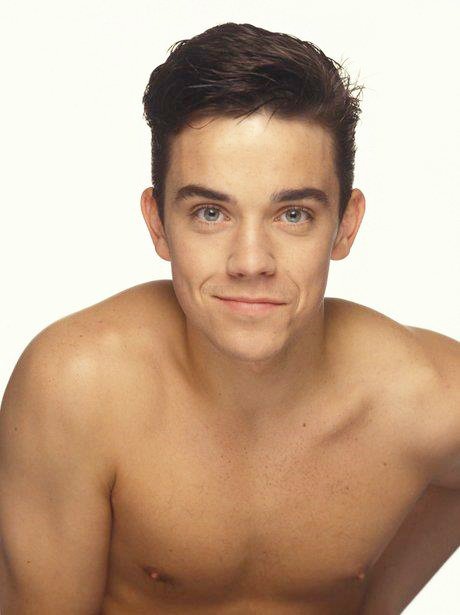 robbie-williams-tumblr_mqen75v7iy1r4ba6to1_500