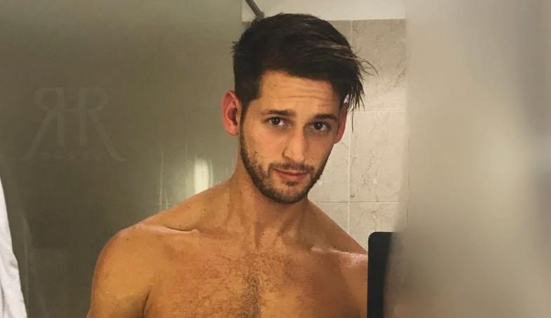 Max Emerson Gets Totally Naked For Steamy Bathroom Snap Attitude