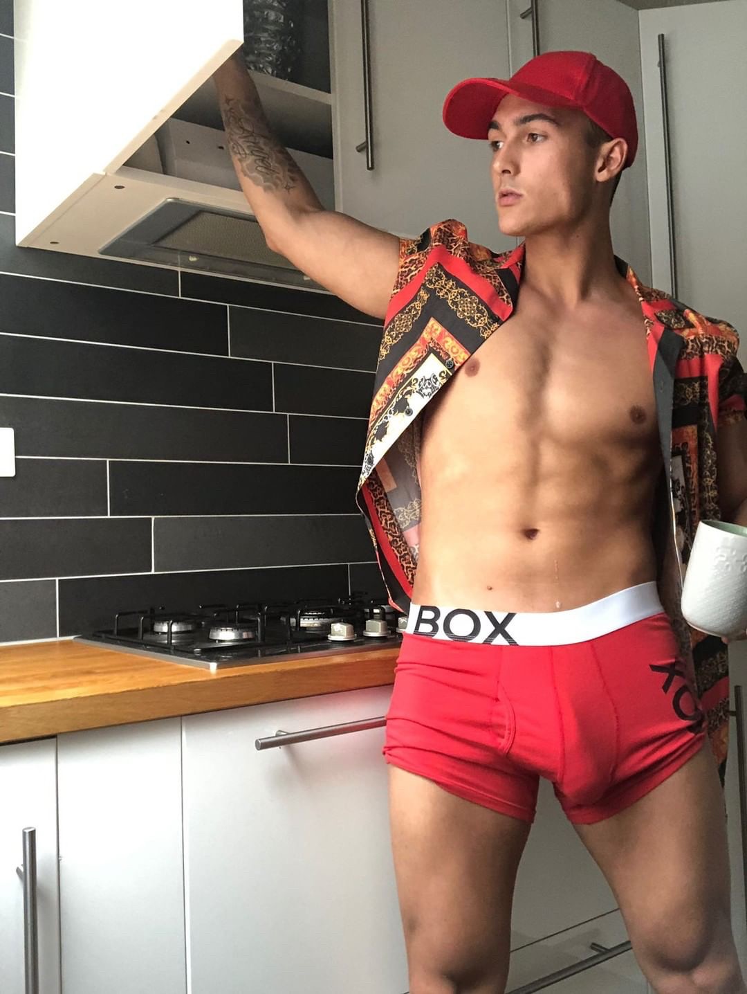 Dutch Insta famous model Levy Van Wilgen let's his bulge loose Box Menswear - Attitude