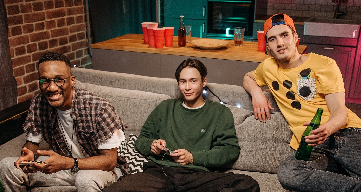 Rise of the sides: how Grindr finally recognized gay men who aren't tops or bottoms, Grindr