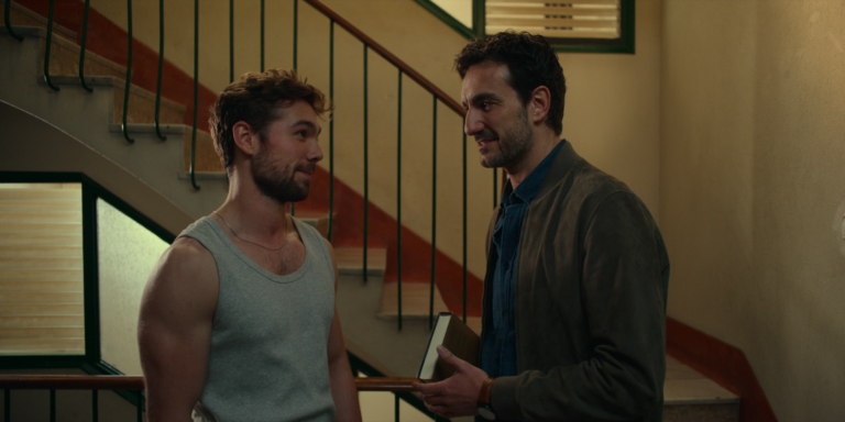 Miki Esparbé (Bruno) and Carlos Cuevas (Álex) in Smiley