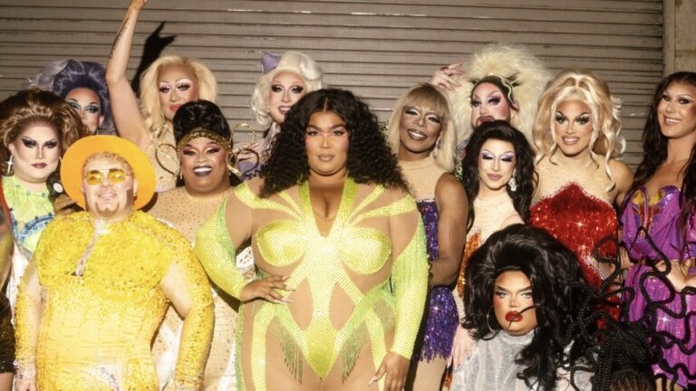 Lizzo was joined by a number of drag queens (Twitter: @lizzo)