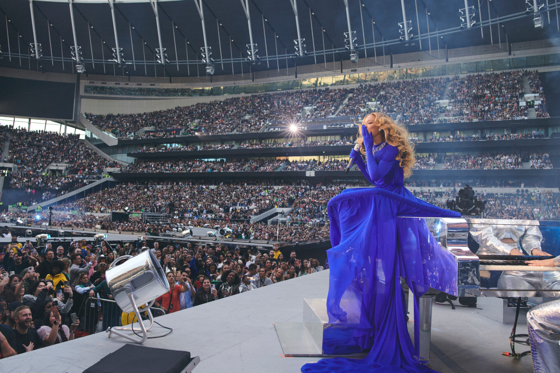 Beyoncé review: 'Beyoncé is in her queen era' - Attitude
