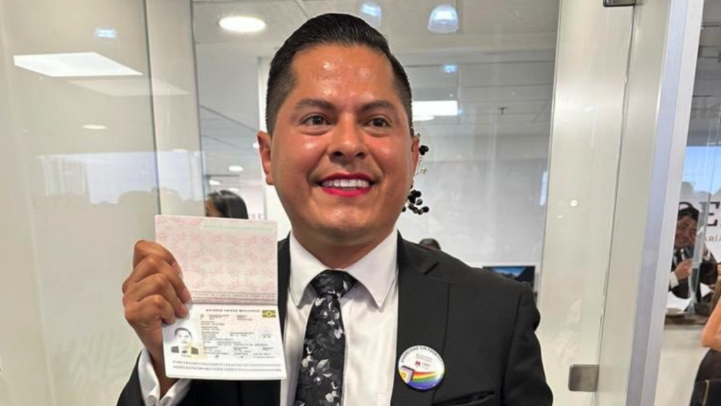 first non-binary passport issued in Mexico