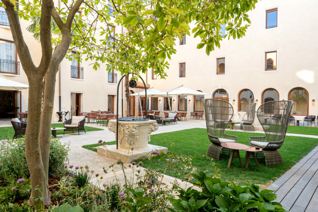 Courtyard space inside the Ca’ di Dio hotel