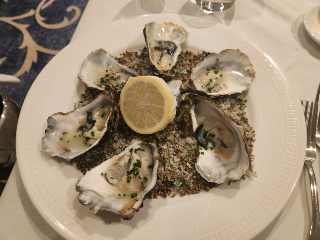 Plate of six oysters