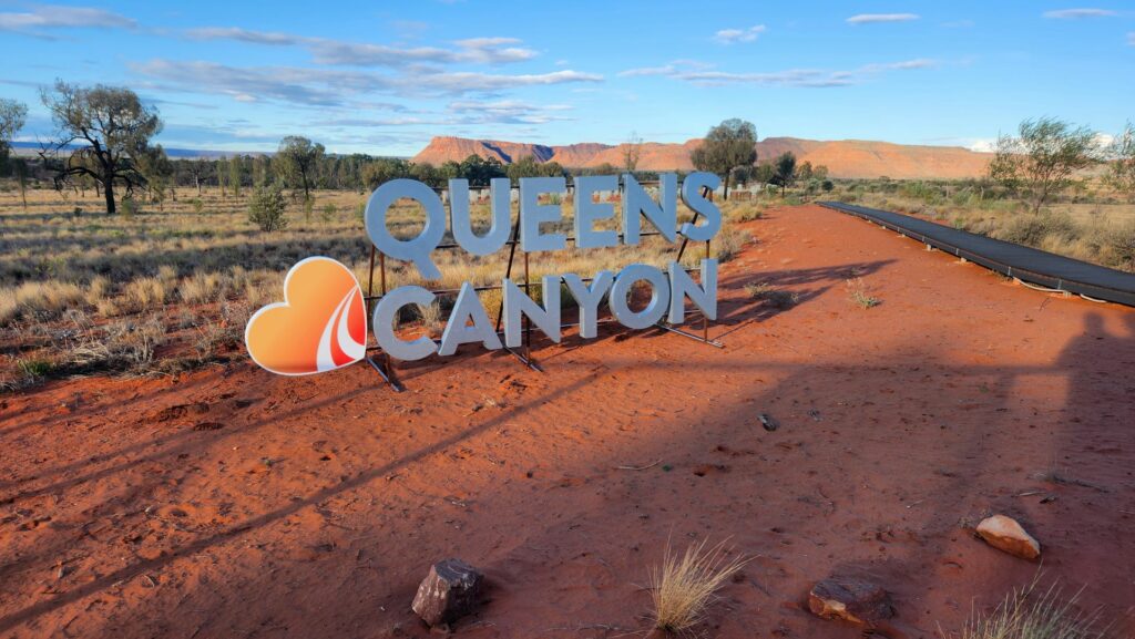 Queens Canyon sign against the backdrop of Kings Canyon