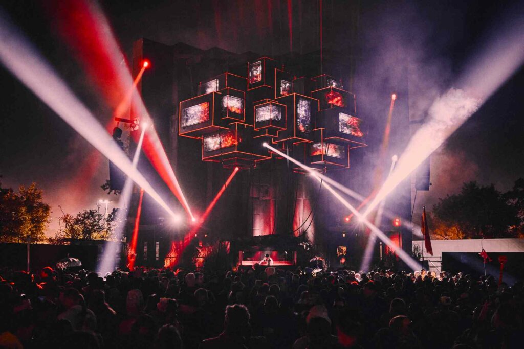 Glastonbury stage Genysos