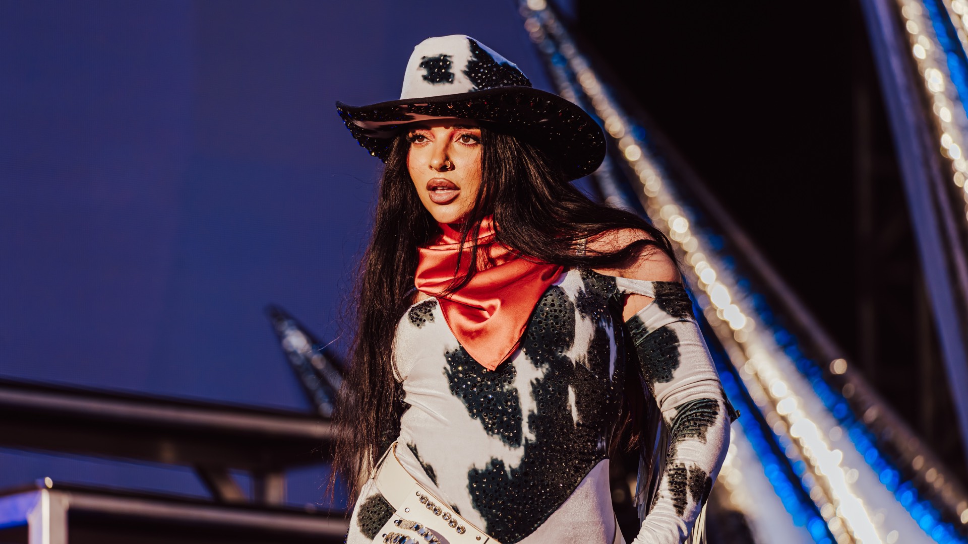 JADE at Mighty Hoopla in a cowgirl hat