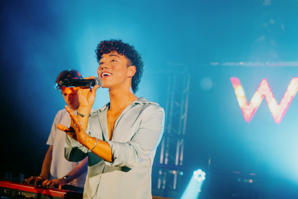 Justin Peng performing in the W London's Perception Lounge