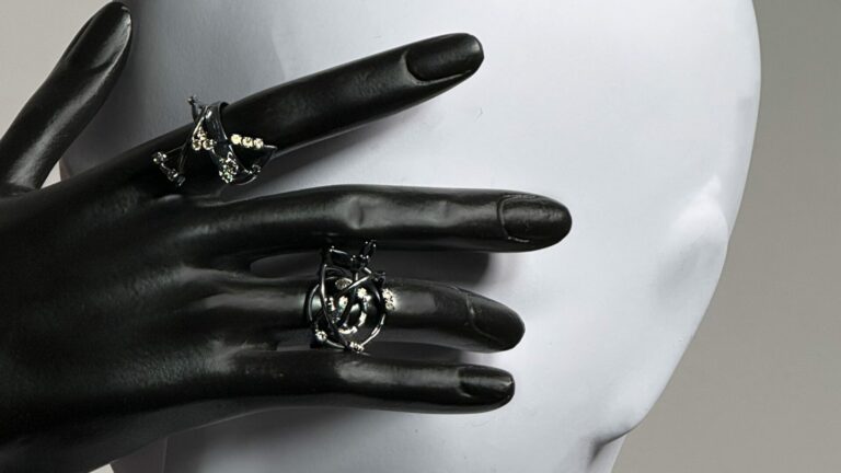 A close-up of the Stephen Jones x VICKISARGE supernova ring.