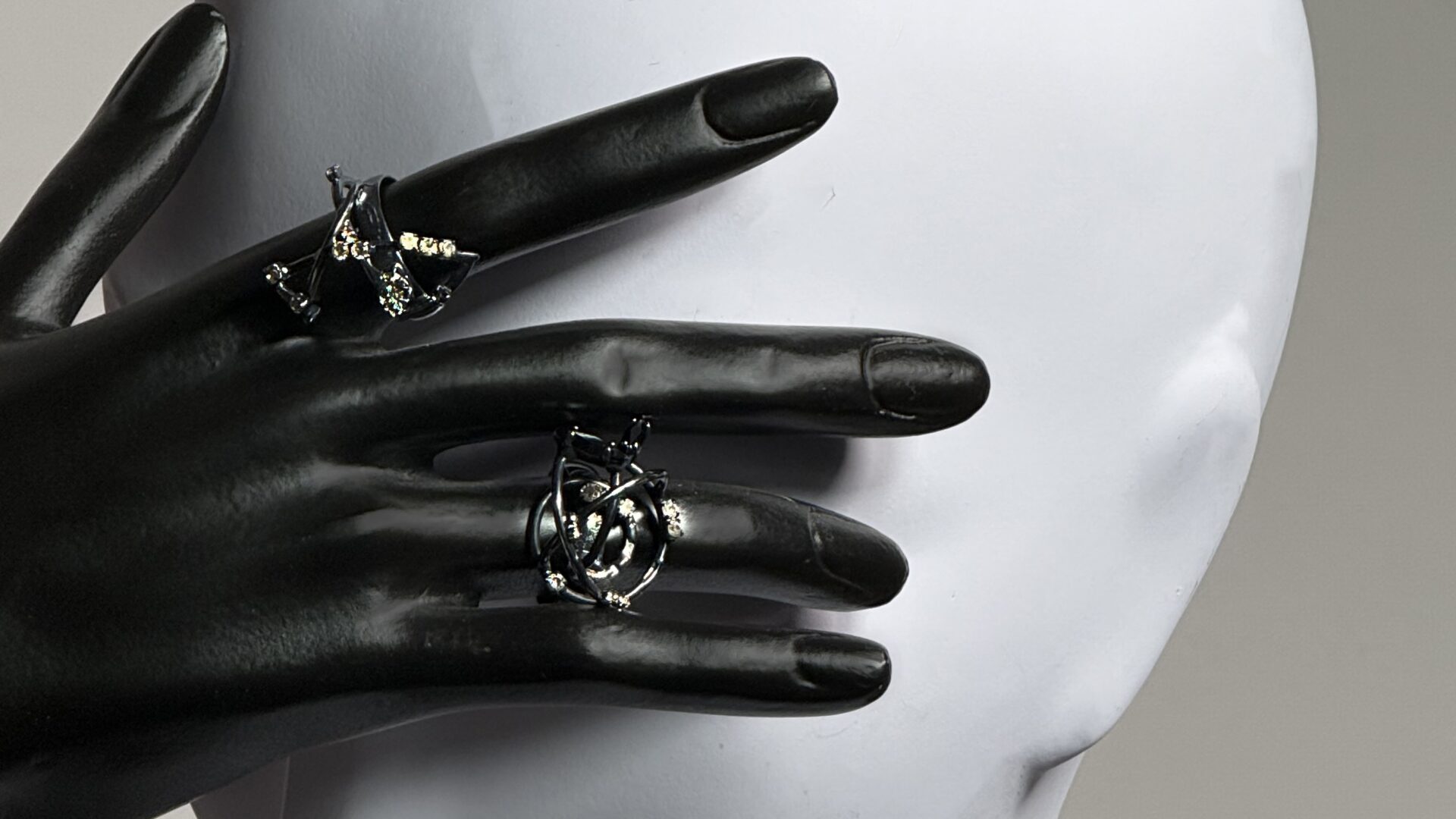 A close-up of the Stephen Jones x VICKISARGE supernova ring.