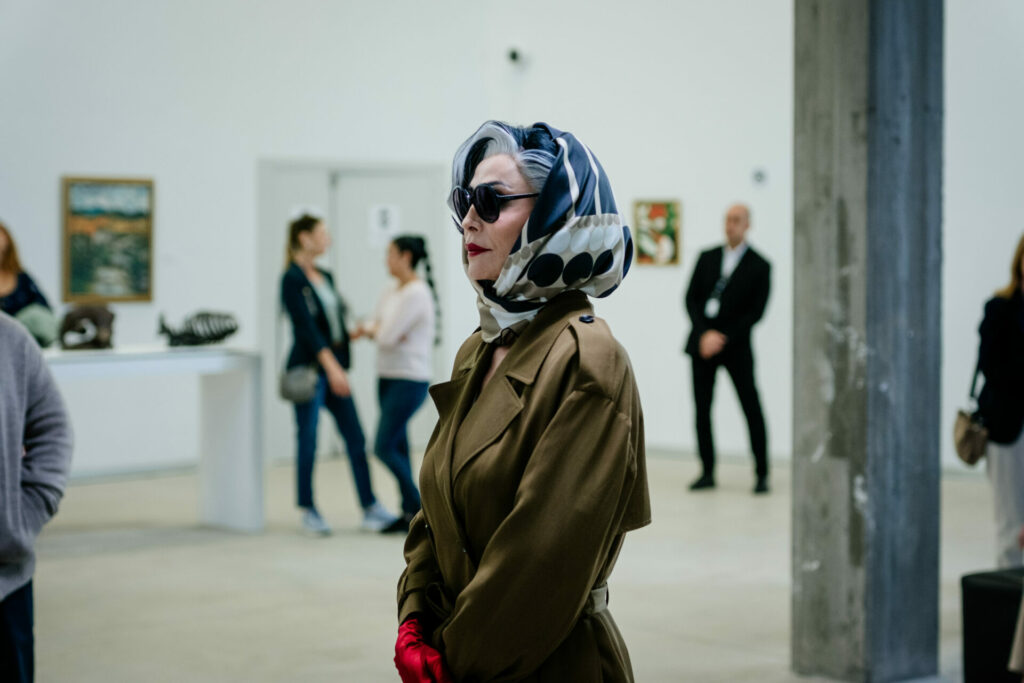 Talisa García playing Miss Take in Frauds