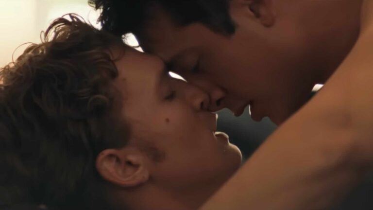 Heated Rivalry Hudson Williams and Connor Storrie sex scene