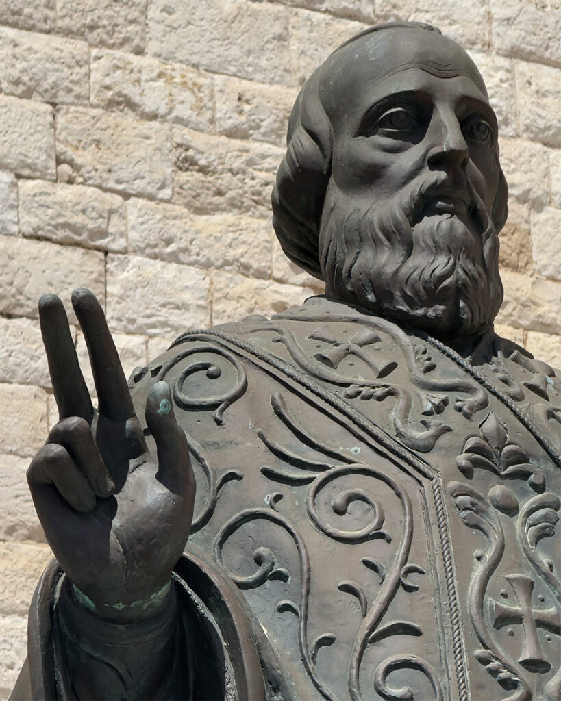 Sculpture in Bari, Puglia