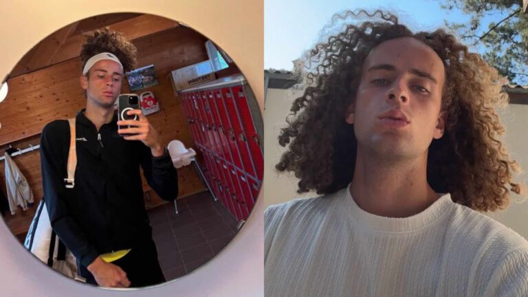 Mika Brunold mirror selfie