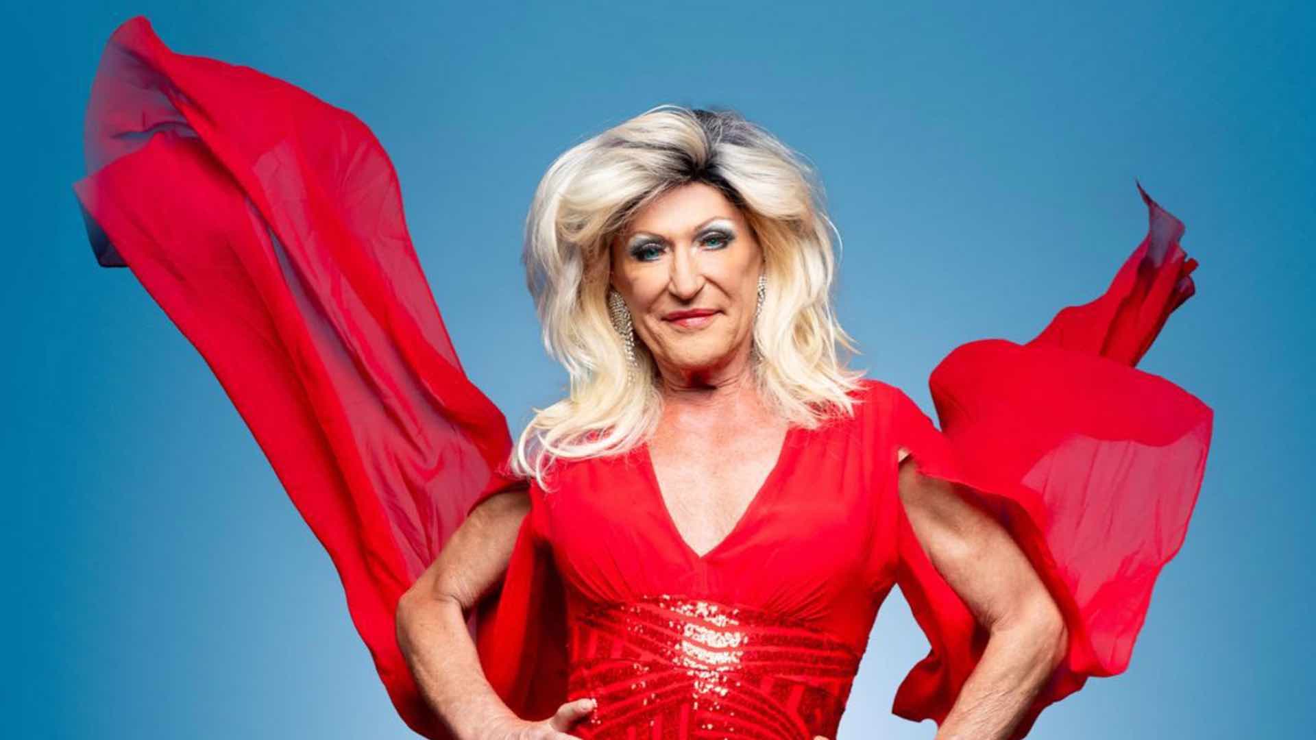 Dave Lynn in red with flying red accessories