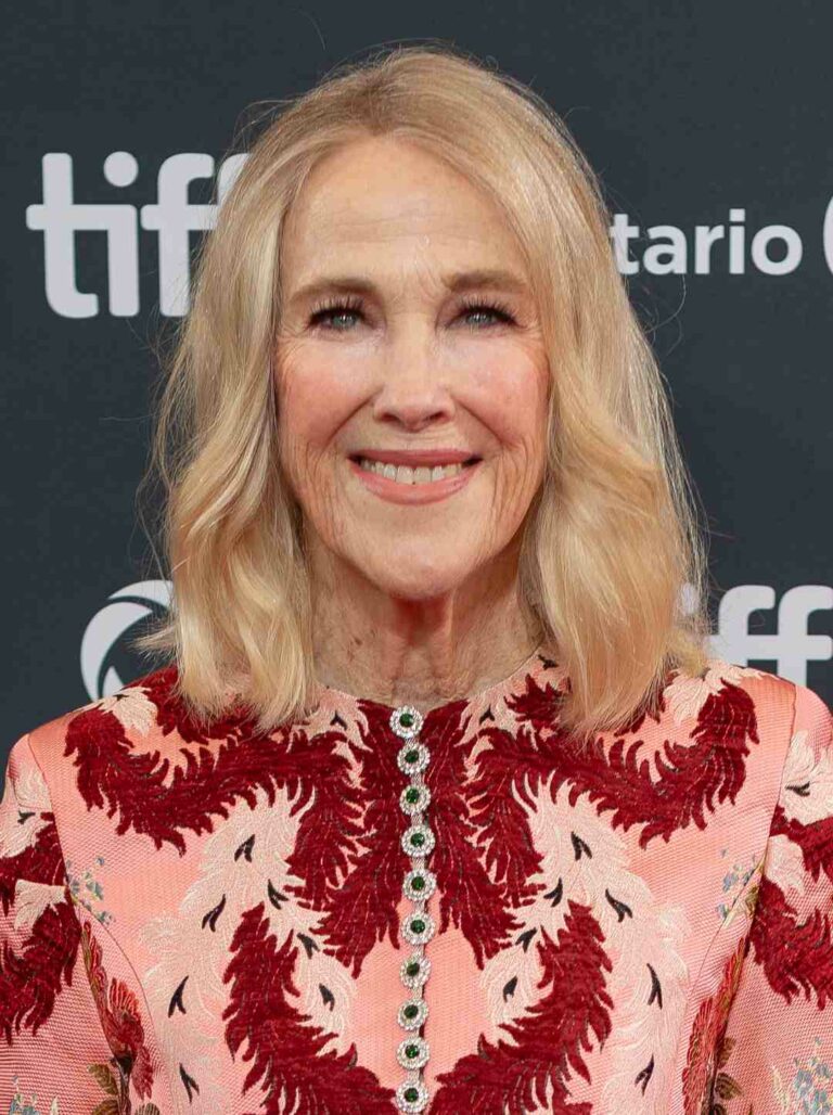 Catherine_O'Hara_at_the_2024_Toronto_International_Film_Festival_(cropped)