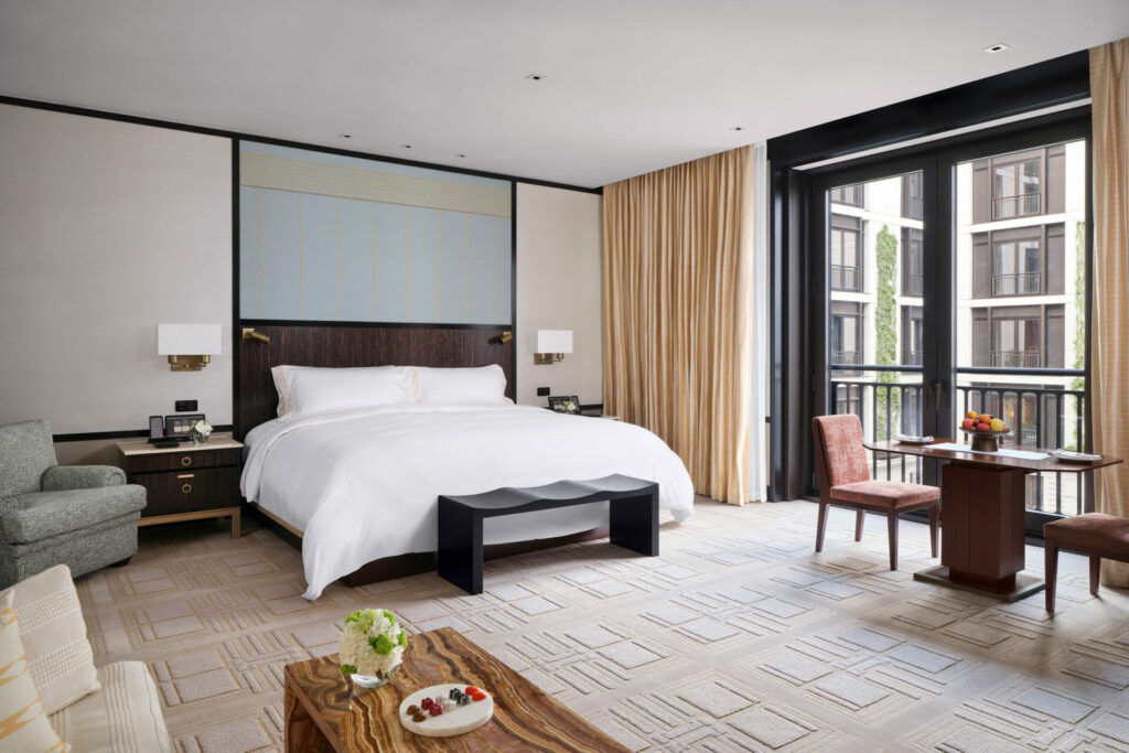 The Peninsula London's Junior King Suite