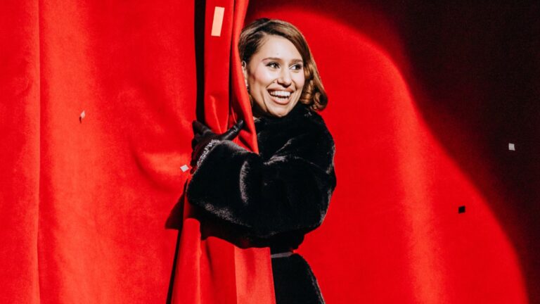 Raye performs This Tour May Contain New Music