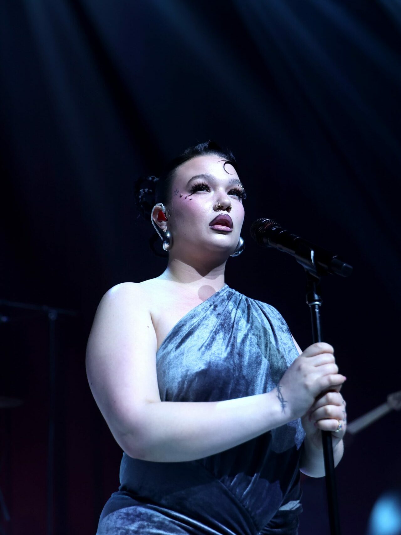 Lola Young performs onstage during Elton John AIDS Foundation's 34th Annual Academy Awards Viewing Party