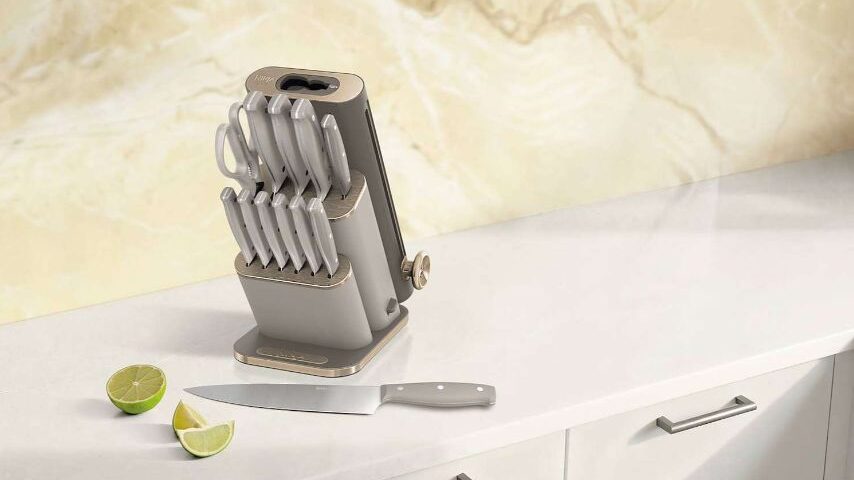 Ninja's StaySharp 13-piece knife block